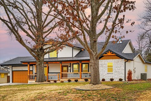 912 Parkview Dr, Hollister, MO, 65672-4926 | Card Image