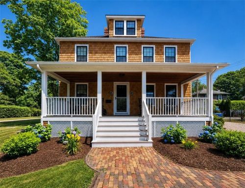 30 Gibson Ave, Narragansett, RI, 02882-3939 | Card Image