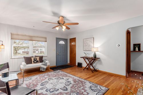 860 Palmer Rd, Columbus, OH, 43212-3762 | Card Image