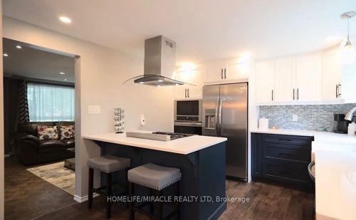 142 Hillmer Rd, Cambridge, ON, N1R6N8 | Card Image