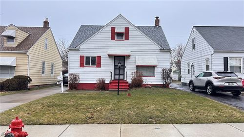 19513 Beverly Ave, Maple Heights, OH, 44137-2308 | Card Image