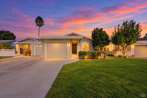 105 Sequoia Drive, Vacaville, CA, 95687 | Card Image