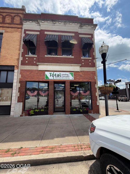 208 E Main Street, Neosho, MO, 64850 | Card Image