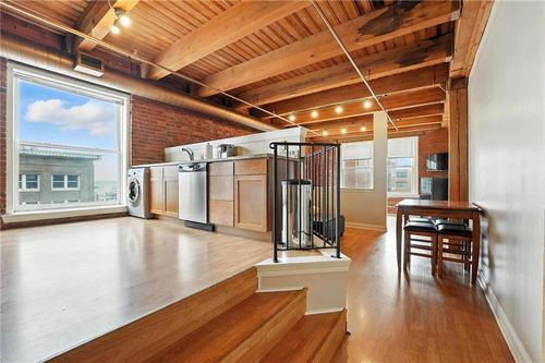 412-700 Broadway Blvd, Kansas City, MO, 64105-1505 | Card Image