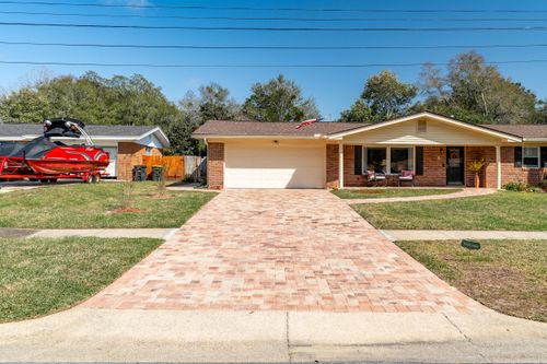 666 Fairway Ave Ne, Fort Walton Beach, FL, 32547-1752 | Card Image