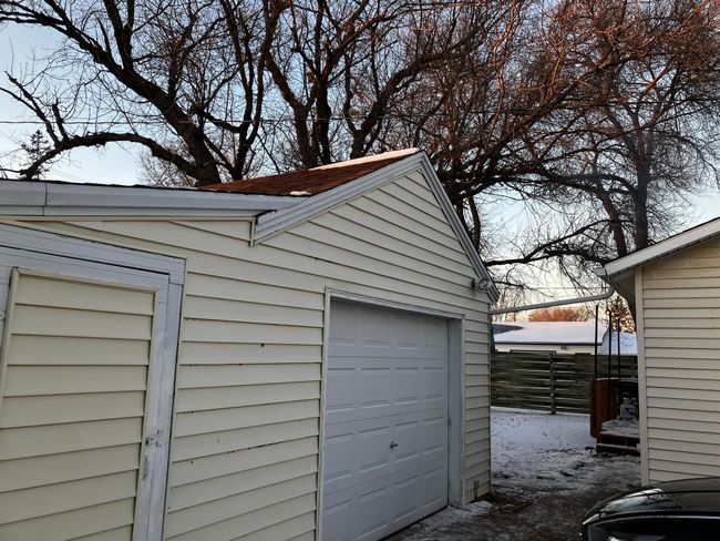 Detached Garage with Workshop | Image 38