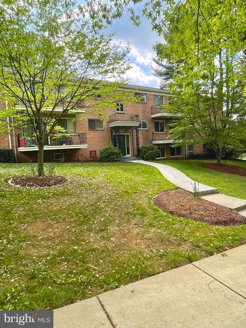 apt-4-10518 Weymouth St, BETHESDA, MD, 20814-4256 | Card Image