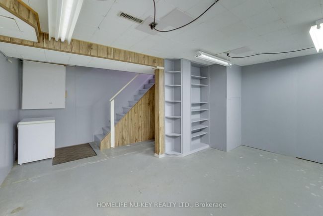 219 Cundles Rd W, House attached with 3 bedrooms, 1 bathrooms and 2 parking in Barrie ON | Image 30