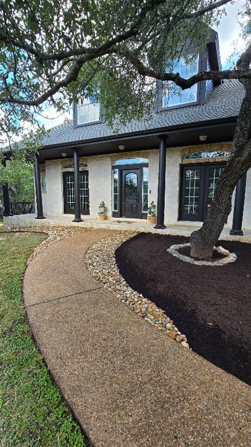 713 Oakwood Ln, Dripping Springs, TX, 78620-3952 | Card Image