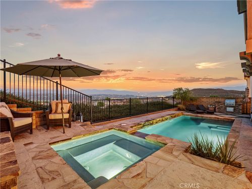 28826 N West Hills Dr, Valencia, CA, 91354-3054 | Card Image