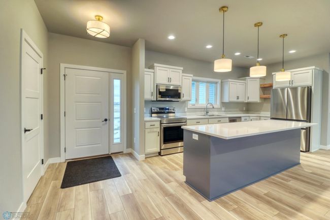 Entrance into Kitchen | Image 7