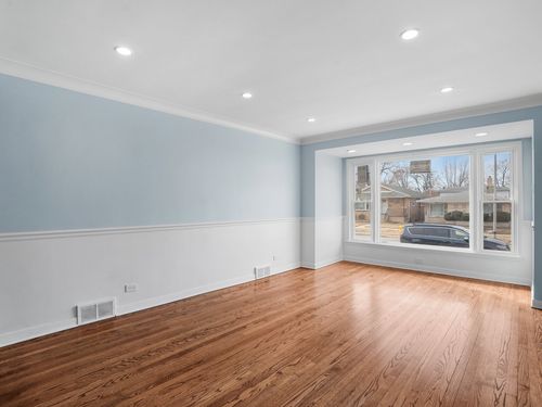 12321 S Green St, Calumet Park, IL, 60827-6214 | Card Image