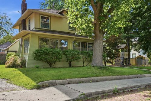 56 Whites Pl, Bloomington, IL, 61701-1861 | Card Image