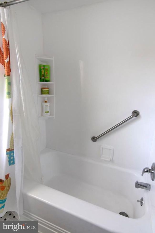 718 Moore Ave, Home with 3 bedrooms, 1 bathrooms and null parking in BRYN MAWR PA | Image 15
