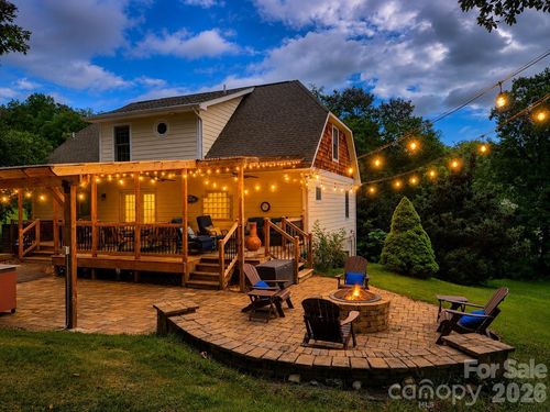 17 Squires Ln, Candler, NC, 28715-7418 | Card Image