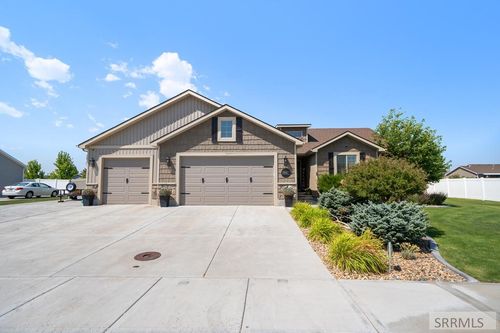 3827 E Hazelwood Way, Ammon, ID, 83406-4302 | Card Image