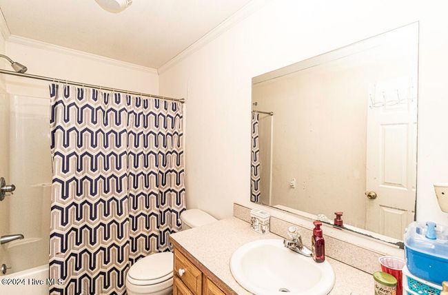 207 N Wilson St, House other with 3 bedrooms, 2 bathrooms and null parking in Whitakers NC | Image 9