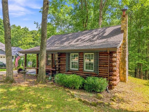 410 Apple Hill Dr N, Howard, OH, 43028-9439 | Card Image