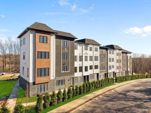 120-7 Valley Way, Spring Valley, NY, 10977-2770 | Card Image