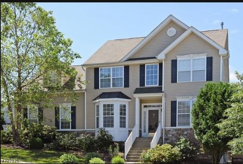 31 Winding Hill Dr, Hackettstown, NJ, 07840-5675 | Card Image