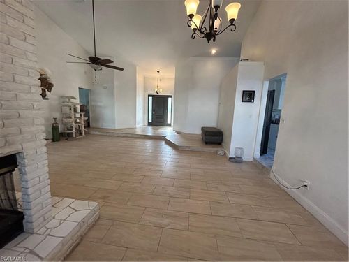 8860 Banyan Cove Cir, FORT MYERS, FL, 33919-3254 | Card Image