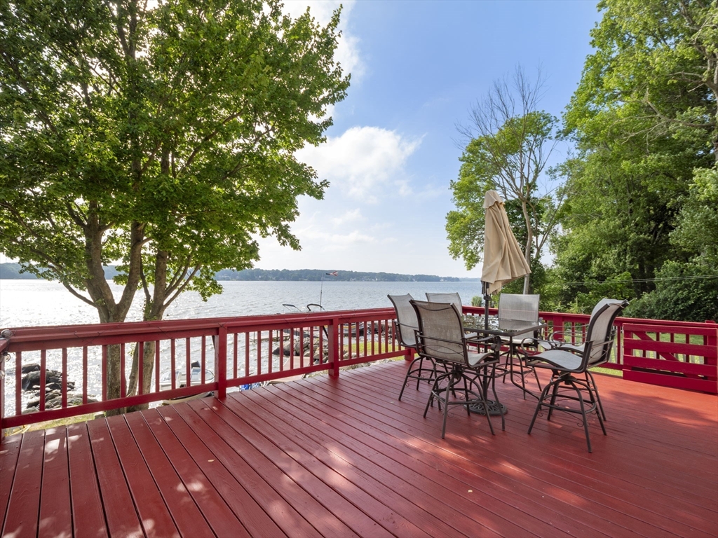 Plymouth Blvd, Westport, MA 02790