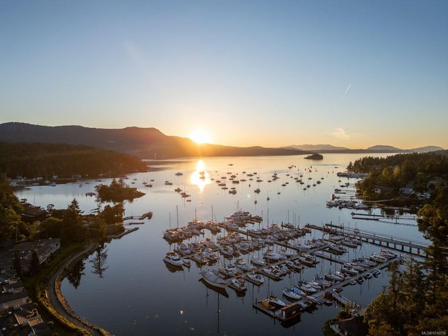 927 - 6880 Wallace Dr, Townhouse with 2 bedrooms, 3 bathrooms and 2 parking in Brentwood Bay BC | Image 35