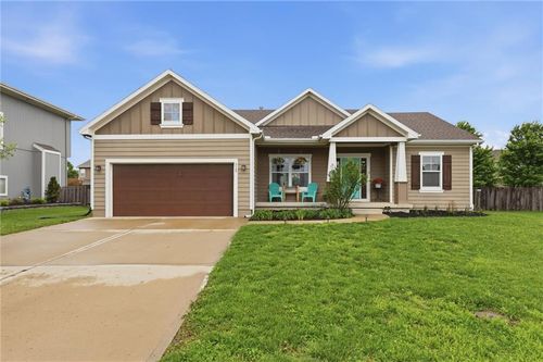 315 N Laurel St, Gardner, KS, 66030-7820 | Card Image