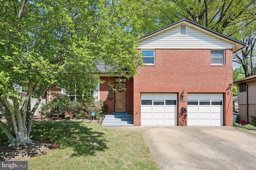 9011 Kirkdale Rd, Bethesda, MD, 20817-3331 | Card Image