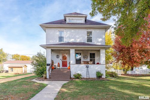 1016 5th St, De Witt, IA, 52742-1822 | Card Image