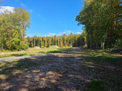 111 Elm St, Auburn, MA, 01501-2717 | Card Image