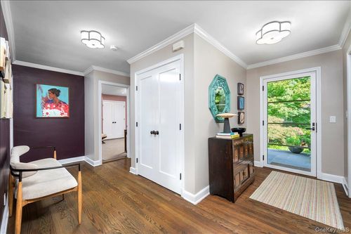 18 S Ridge Rd, Larchmont, NY, 10538-1437 | Card Image