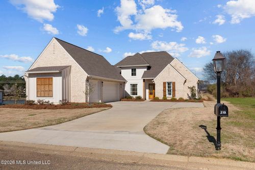 219 Northshore Pl, Madison, MS, 39110-7238 | Card Image