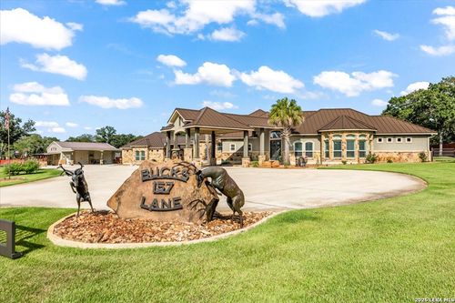 157 Bucks Ln, La Vernia, TX, 78121-5722 | Card Image