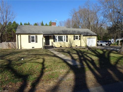 345 E Starmount Ave, Liberty, NC, 27298-2904 | Card Image