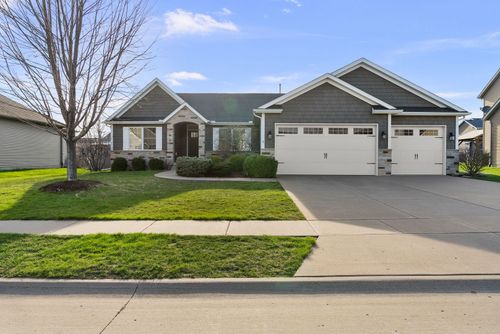 5838 Vanderginst Ct, Bettendorf, IA, 52722-1238 | Card Image