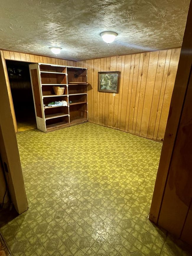 573 Cresswood Dr, House other with 3 bedrooms, 2 bathrooms and 1 parking in Richlands VA | Image 24