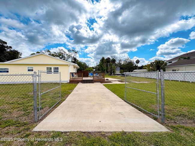 7272 Westwind St, House other with 2 bedrooms, 1 bathrooms and null parking in Weeki Wachee FL | Image 48