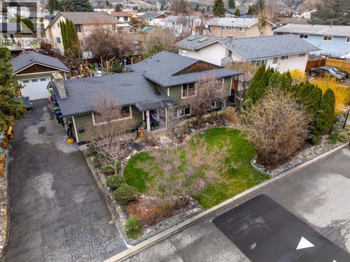 2636 Cornwall Dr, Penticton, BC, V2A6X3 | Card Image