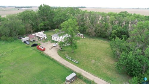 30019 471st Ave, Beresford, SD, 57004-6709 | Card Image