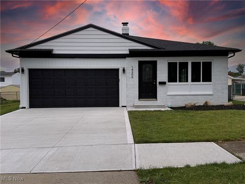 14206 Holland Rd, Brook Park, OH, 44142-3255 | Card Image