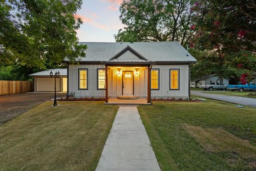 821 Doss Street, Bonham, TX, 75418 | Card Image