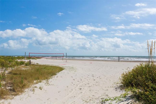 UNIT-1103 - 1401 E Beach Dr, Condo with 2 bedrooms, 2 bathrooms and null parking in Galveston TX | Image 27