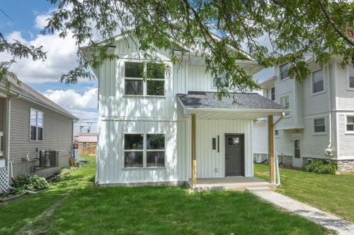 408 4th Ave Sw, Cedar Rapids, IA, 52404-2019 | Card Image
