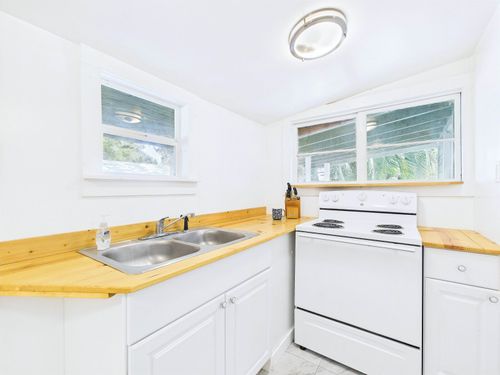 1341 W Us Highway 98, PERRY, FL, 32347-3811 | Card Image