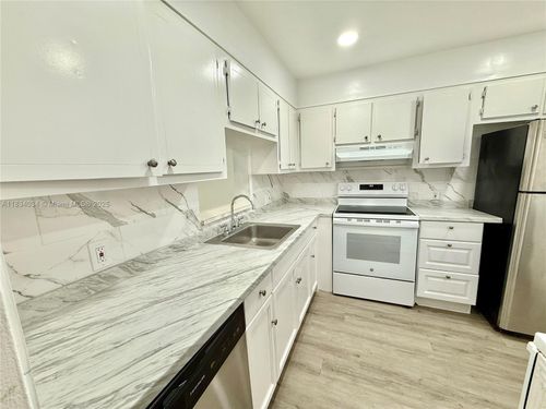apt-207b-11925 Ne 2nd Ave, Miami, FL, 33161-6118 | Card Image