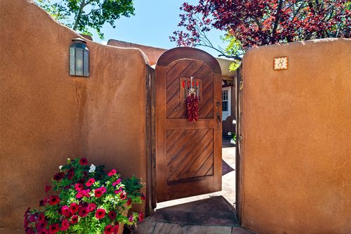 8-2-334 Otero St, Santa Fe, NM, 87501-1952 | Card Image