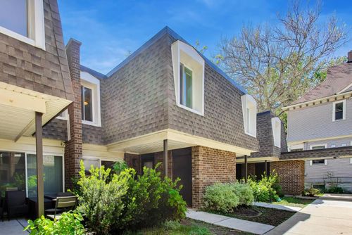 1623 W Belle Plaine Ave, Chicago, IL, 60613-1806 | Card Image