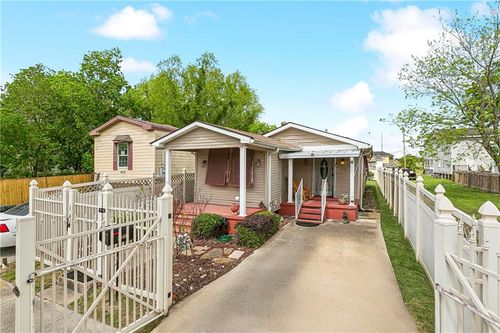 2640 Piety St, New Orleans, LA, 70117-6334 | Card Image