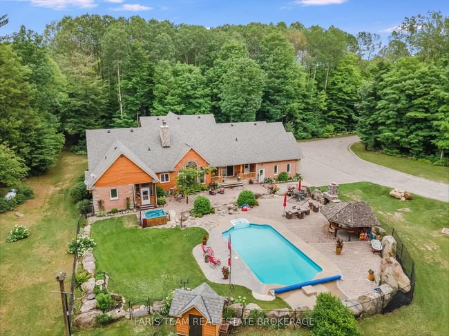 697 Lafontaine Rd E, House other with 6 bedrooms, 4 bathrooms and 15 parking in Tiny ON | Image 38